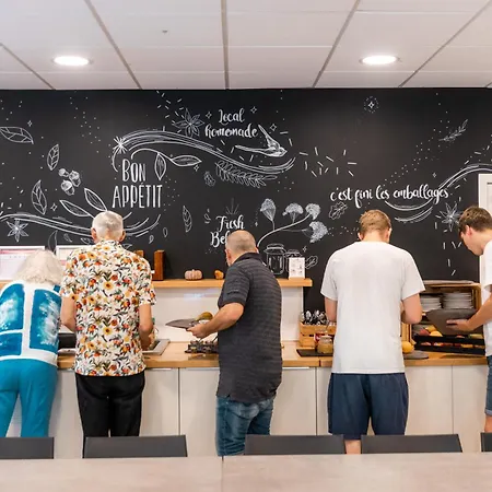 De La Roche - Champlon Vandrarhem