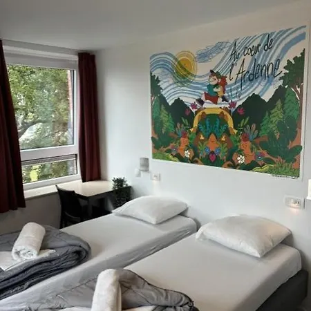 De La Roche - Champlon Hostel
