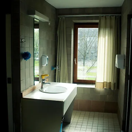 De La Roche - Champlon Hostel