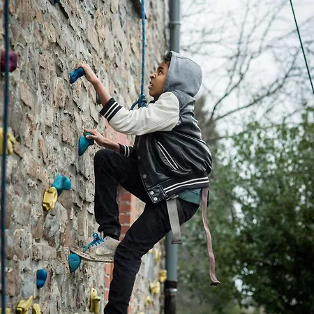 Хостел De La Roche - Champlon *